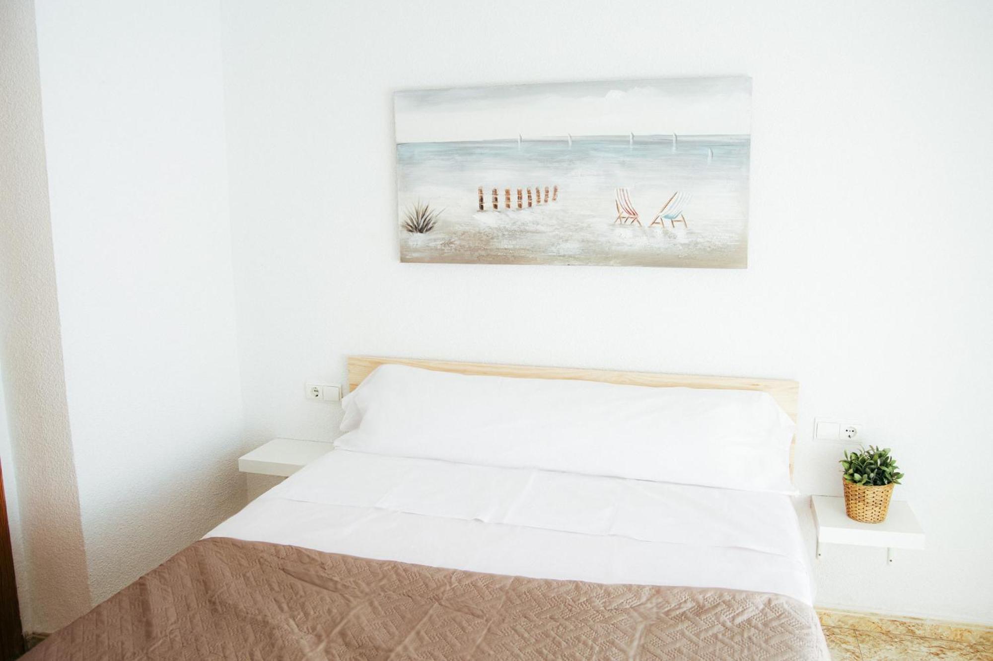 Sol Y Mar Apartments, A 200M De La Playa En El Centro ซานตาโปลา ภายนอก รูปภาพ